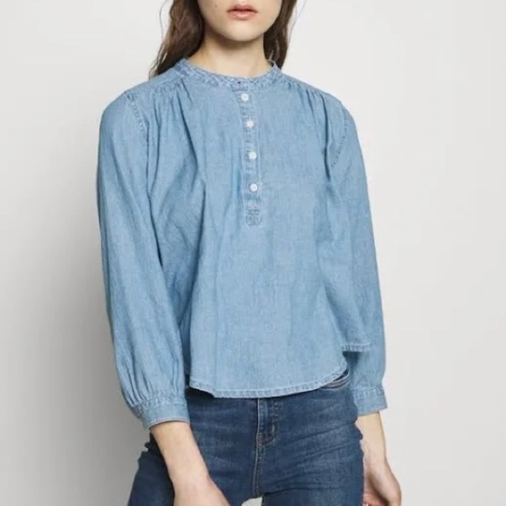 Madewell • Denim Shirred Popover Top in Emmie Light‎ Blue Wash, Size XS